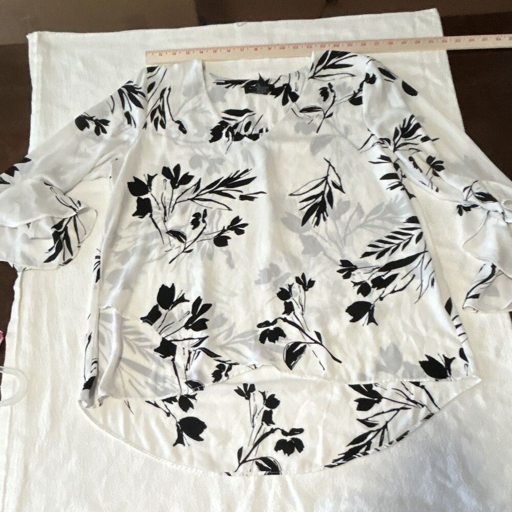 Grace L White/Black/Gray Floral V-Neck Long Sleeve Pullover Blouse Ruffle 0191